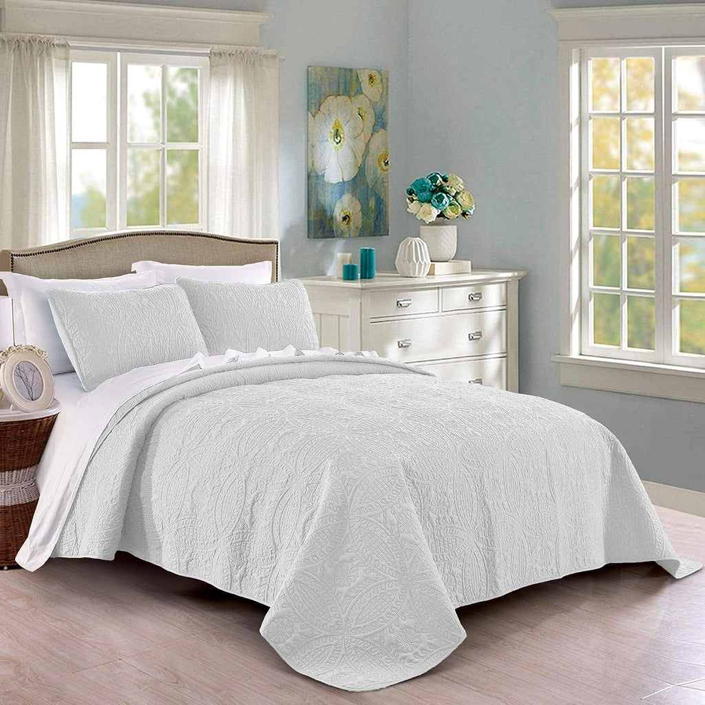 Geometric White Microfiber Quilt Set
