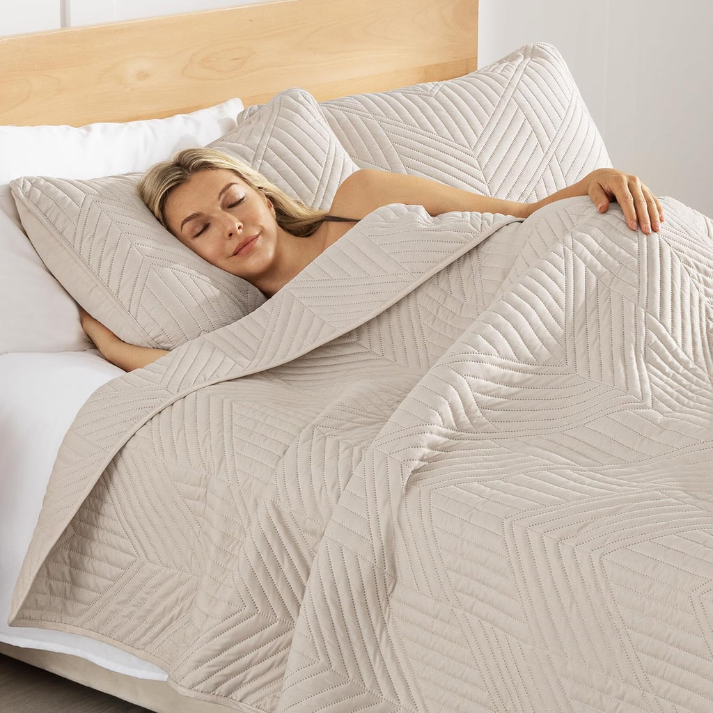 Geometric Beige Ultrasonic Quilt Set
