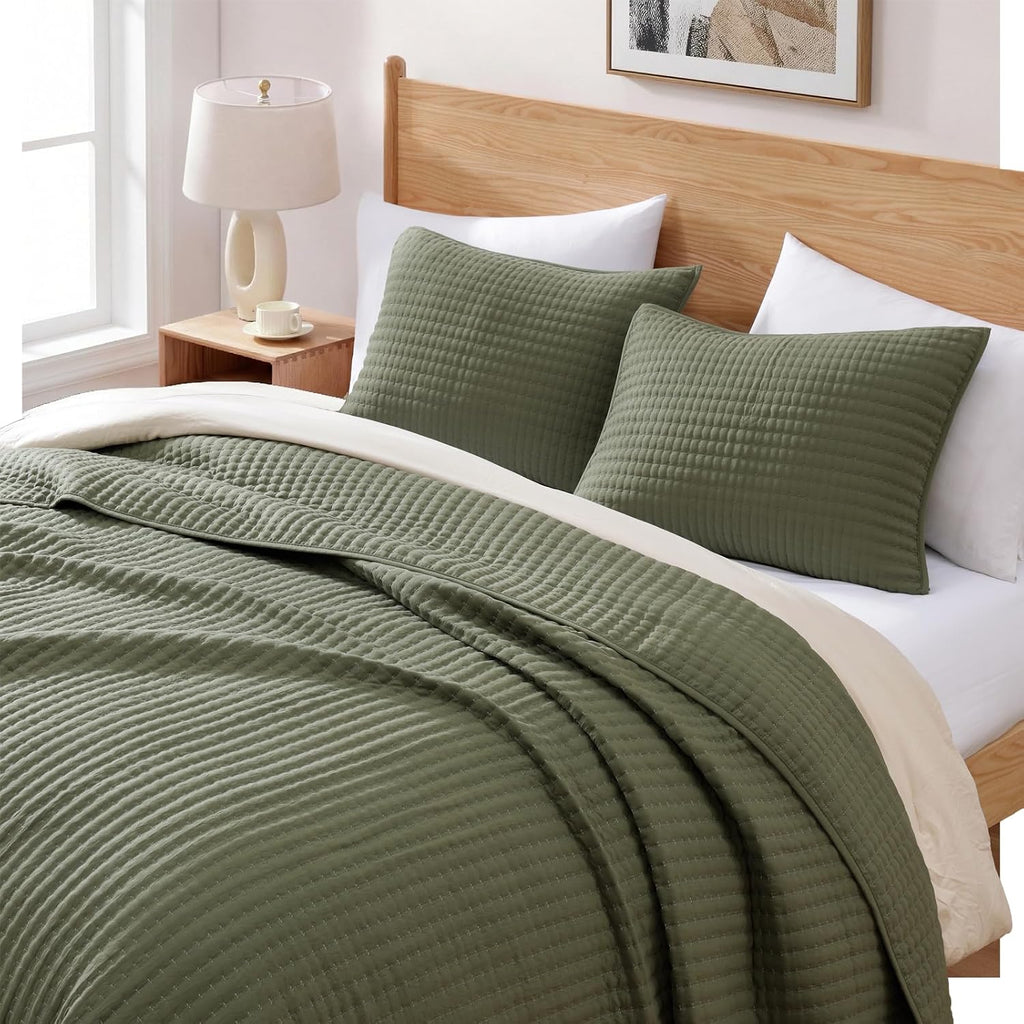Olive Green Lightweight Queen Quilt Set