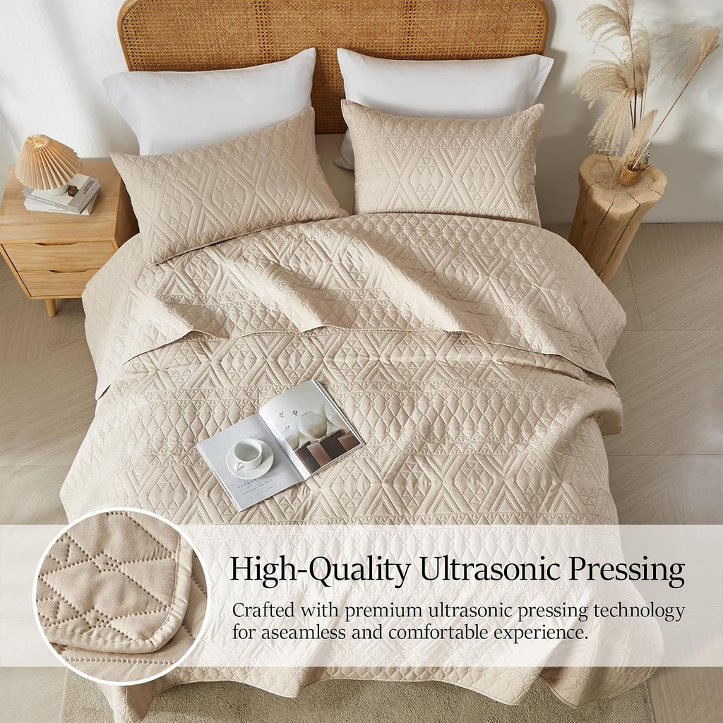 Geometric Beige Microfiber Quilt Set