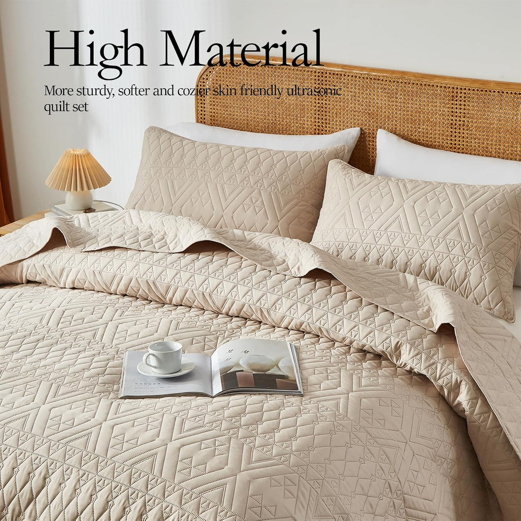 Geometric Beige Microfiber Quilt Set