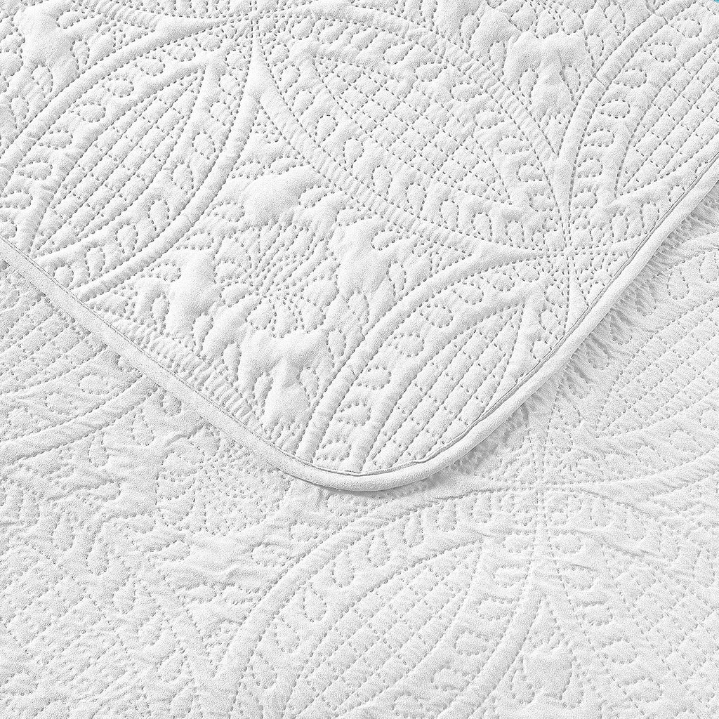 Geometric White Microfiber Quilt Set